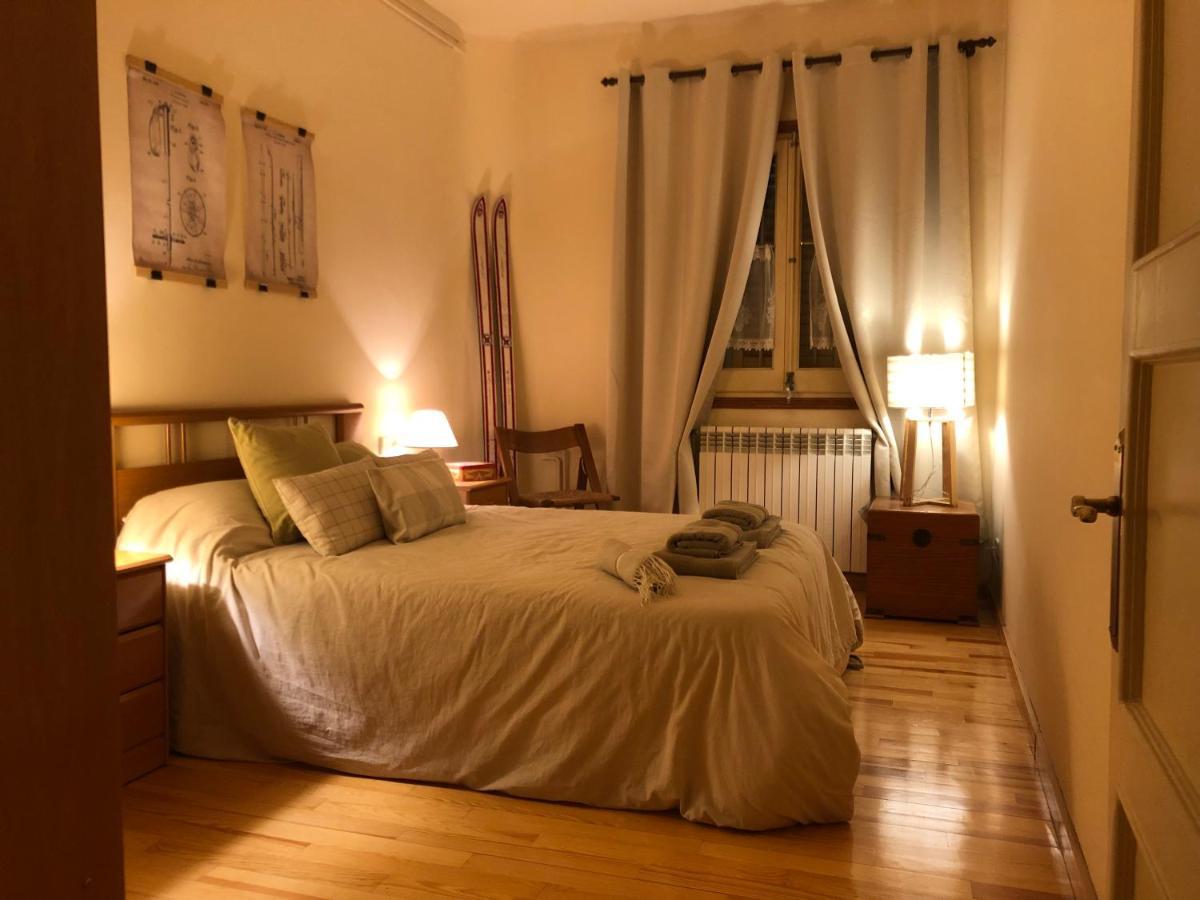 Maison Biscuit. Apartament A La Placa De La Vila Кампродон Екстериор снимка